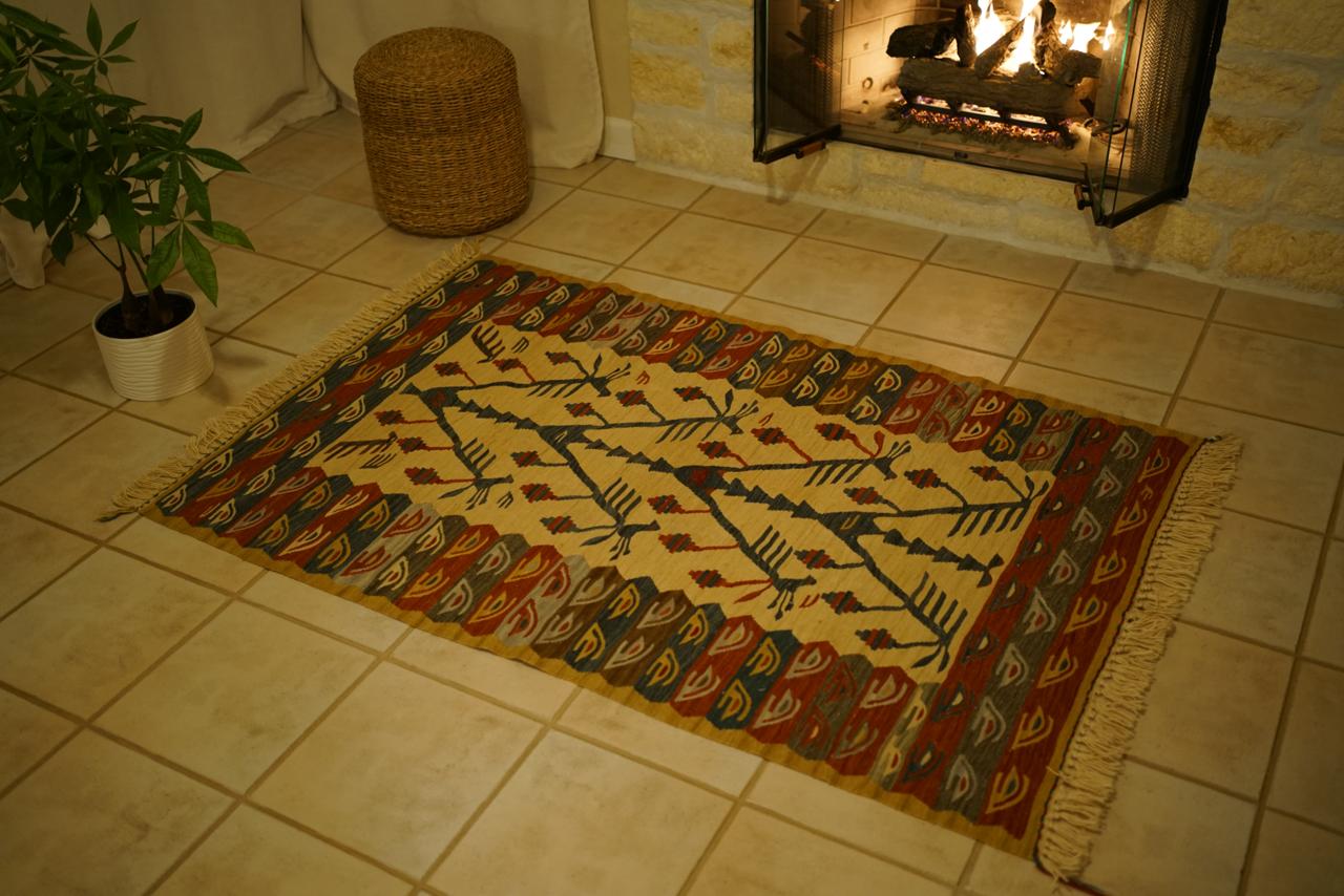 Kilim / Vintage Rug – Handwoven Wool Turkish Rug